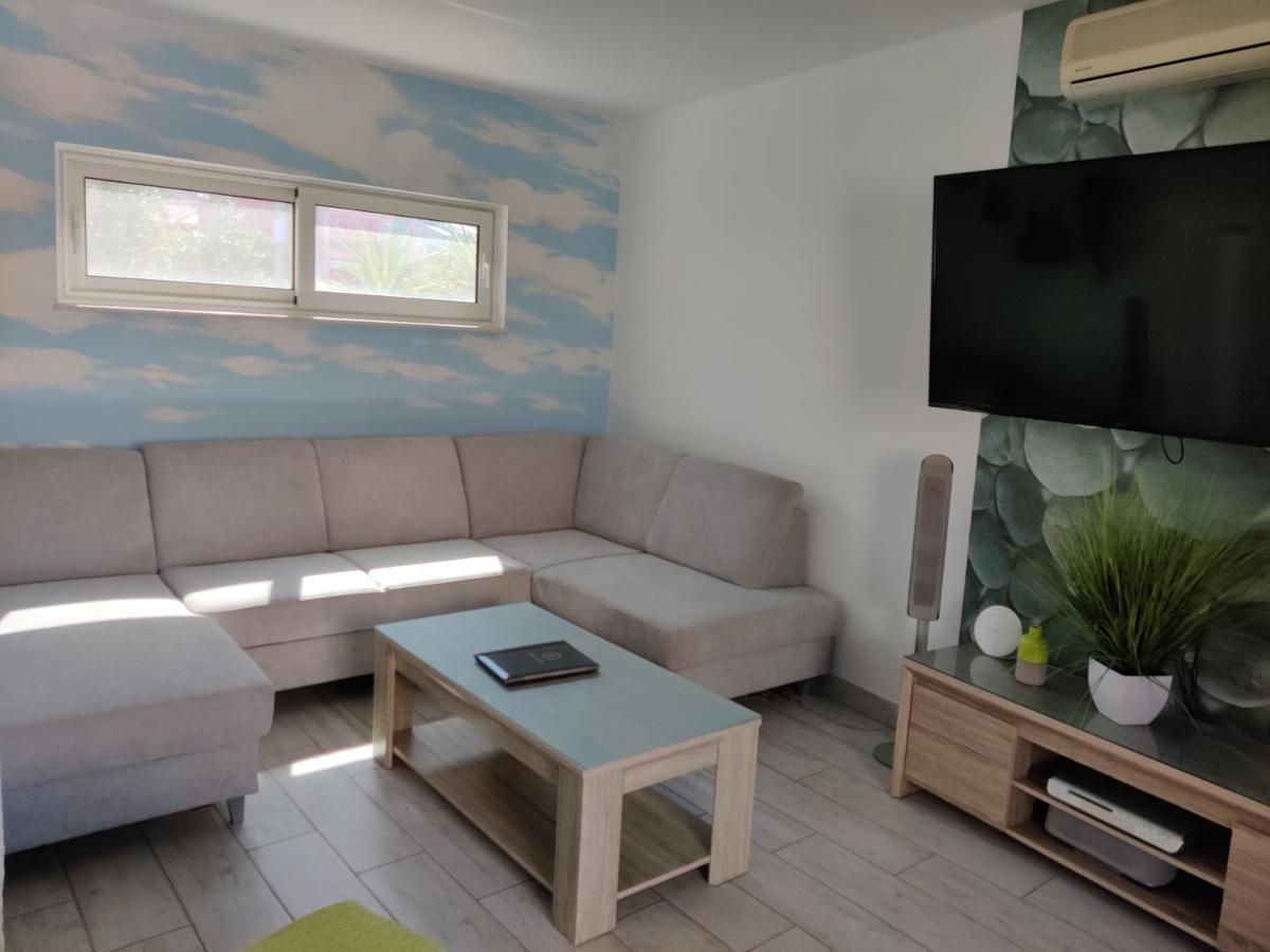Apartments Villa A - Heating Pool Trogir Buitenkant foto